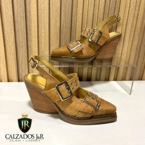 Chala alondra camel desgastado
